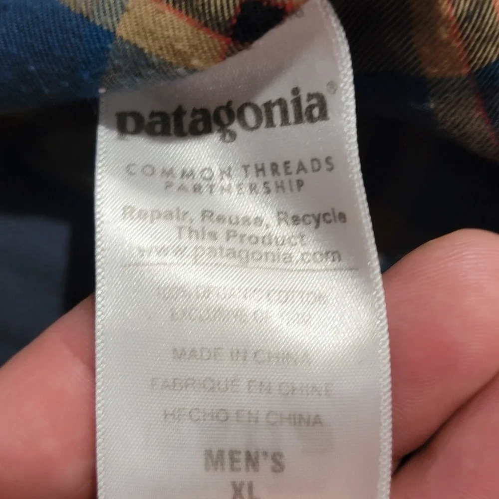 Patagonia Shirt Men XL Blue Plaid Pima Cotton Organic Long Sleeve Outdoor Hiking